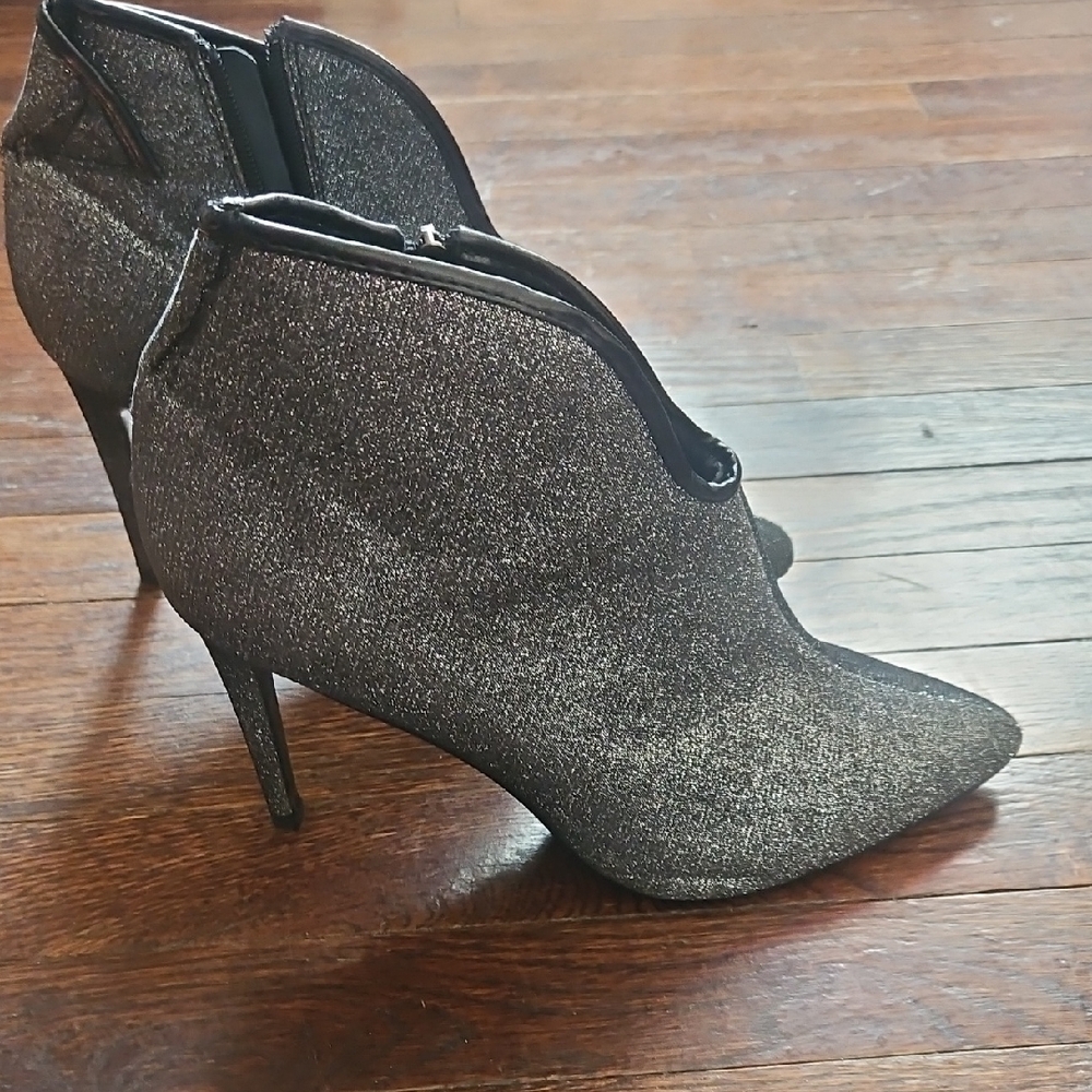 Glitter Pointed Toe Ankle Booties - Metallic Silver